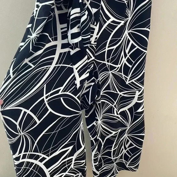 [S]NWOT Carré Noir 2020 Collection Abstract  Pattern Black/White Jumpsuit - Picture 4 of 9